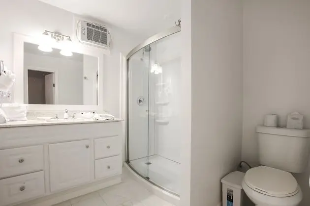 Two Queen Beds Second Floor (Not Pet Friendly)