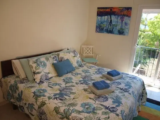 İki Ayrı Yataklı Oda, Ortak Banyo