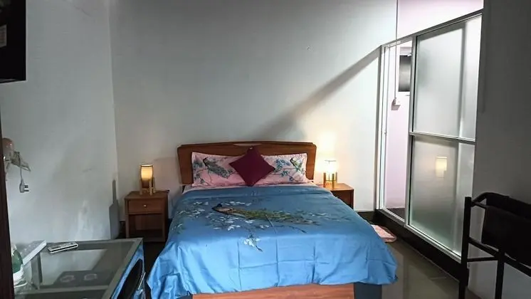 Büyük Yataklı Tek Kişilik Oda
