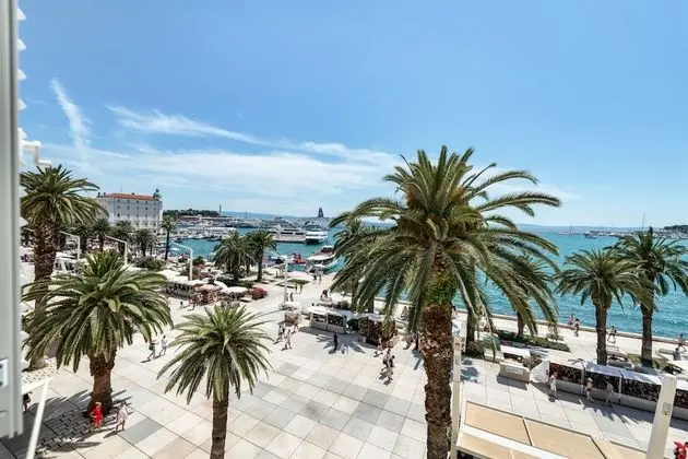 Deluxe Tek Büyük Yataklı Oda, Deniz Manzaralı