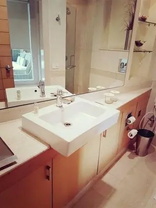 Luxury Oda