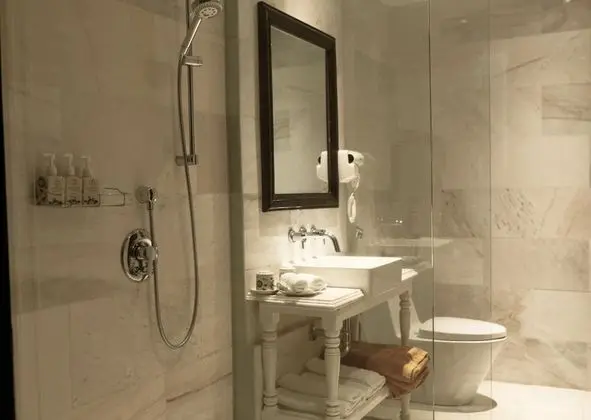 Deluxe Tek Büyük veya İki Ayrı Yataklı Oda, Sigara İçilmez, Bahçe Manzaralı