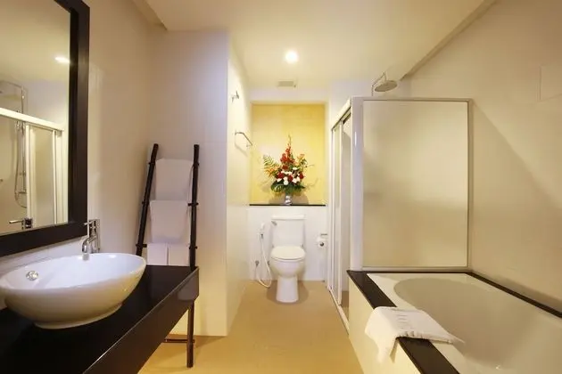 Grand Deluxe Room Pool View
