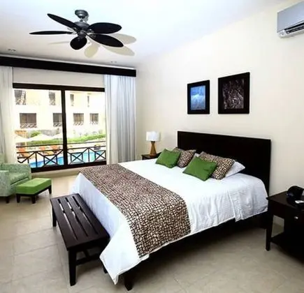 Habitación estándar, 1 cama King size, vista a la piscina