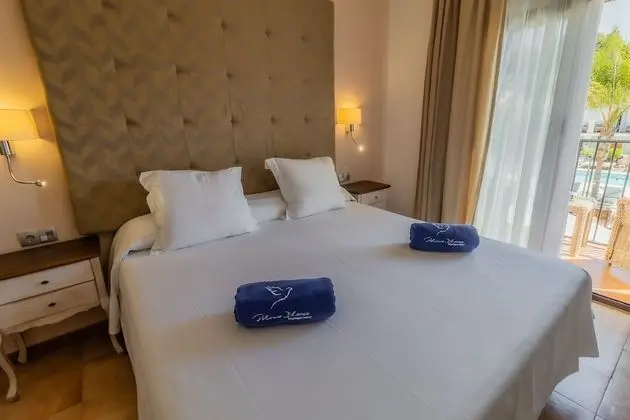 Tek Büyük veya İki Ayrı Yataklı Oda (Plus)