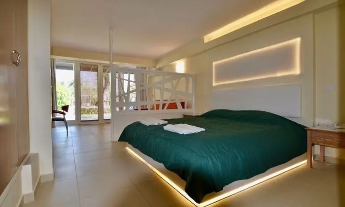 Comfort Tek Büyük Yataklı Oda, Havuz Kullanımı, Havuz Manzaralı