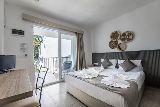 https://images.etstur.com/files/images/hotelImages/TR/53541/l/Paloma-Family-Club-Bitez-Genel-395063.jpg