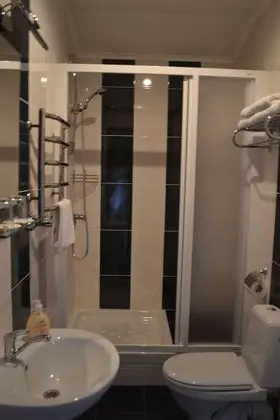 Comfort Tek Büyük veya İki Ayrı Yataklı Oda