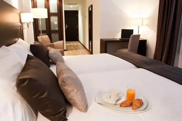 Tek Büyük veya İki Ayrı Yataklı Oda