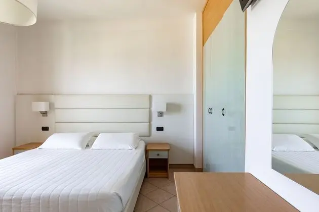 Tek Büyük Yataklı Oda, Kısmi Deniz Manzaralı