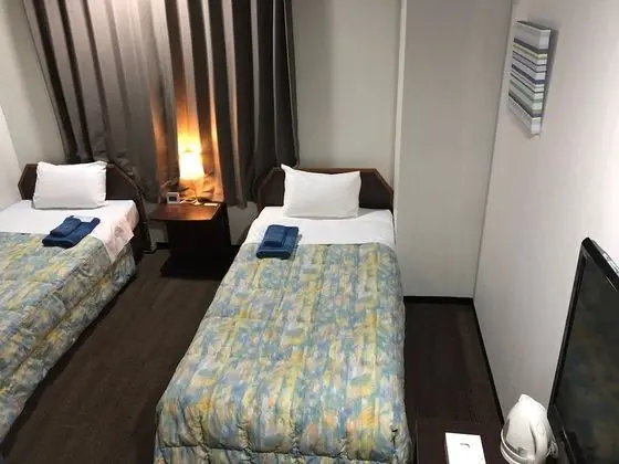 İki Ayrı Yataklı Oda, Sigara İçilebilir