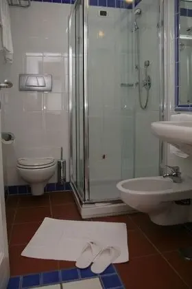 Classic Üç Kişilik Oda, Bahçe Manzaralı