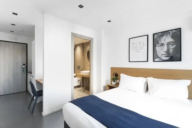 Premium Tek Büyük Yataklı Oda, Balkon, Şehir Manzaralı