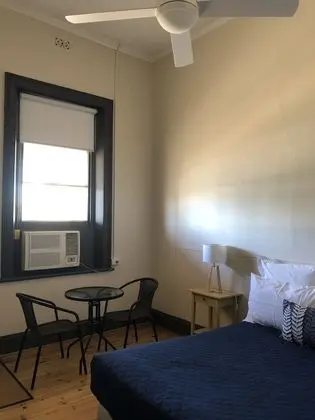 Tek Büyük Yataklı Oda, Ortak Banyo