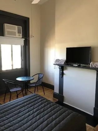 Tek Büyük Yataklı Oda, Ortak Banyo
