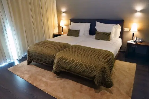 Family Oda (2 Adults + 2 Children)