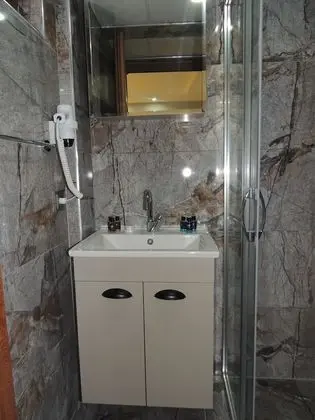Standard Dört Kişilik Oda, 1 Yatak Odası, Havuz Manzaralı