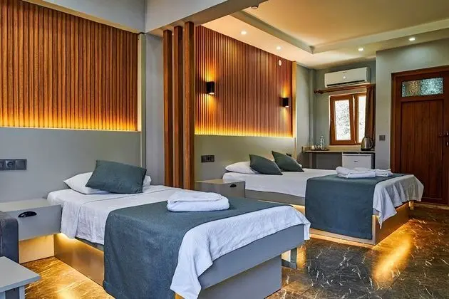 Standard Dört Kişilik Oda, 1 Yatak Odası, Havuz Manzaralı