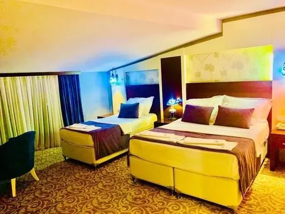 Deluxe Üç Kişilik Oda, 1 Yatak Odası, Sigara İçilmez, Havuz Manzaralı