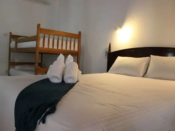 Üç Kişilik Oda