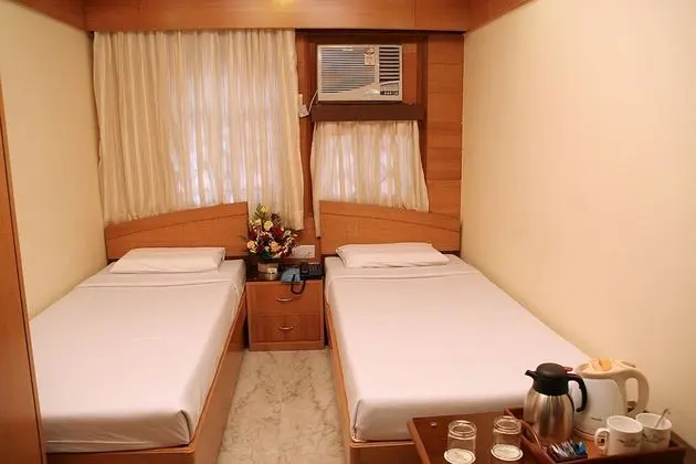 Luxury Oda