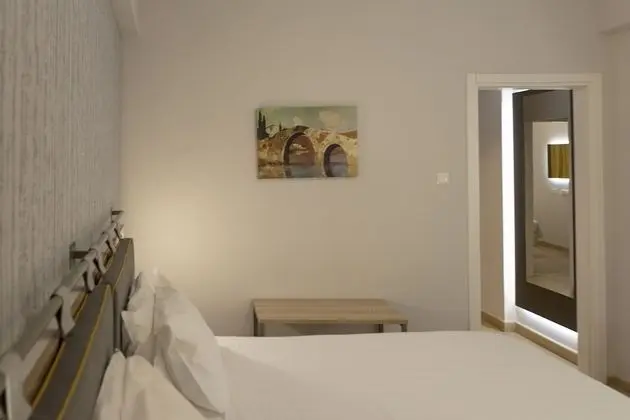 Üç Kişilik Oda