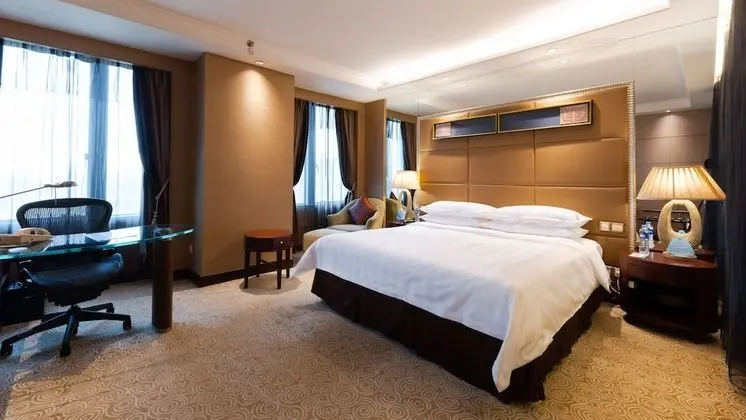 Deluxe Tek Büyük Yataklı Oda