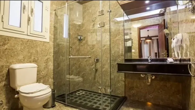 Junior Süit, 1 En Büyük (King) Boy Yatak, Havuz Manzaralı