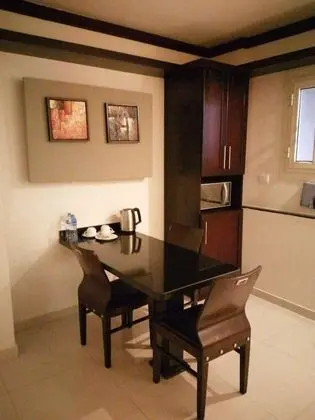 Junior Süit, 1 En Büyük (King) Boy Yatak ve Çekyat, Havuz Manzaralı