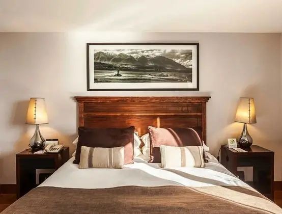 Superior Oda, 1 En Büyük (King) Boy Yatak, Kısmi Göl Manzaralı