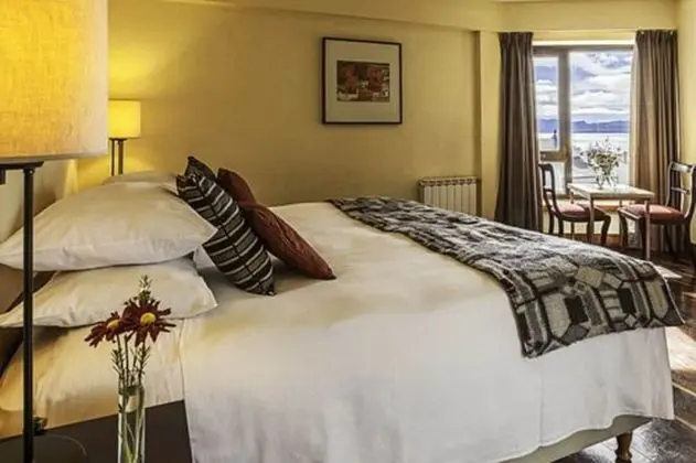 Superior Oda, 1 En Büyük (King) Boy Yatak, Kısmi Göl Manzaralı