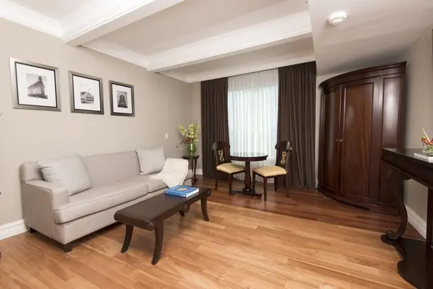 Suit Executive King Bed