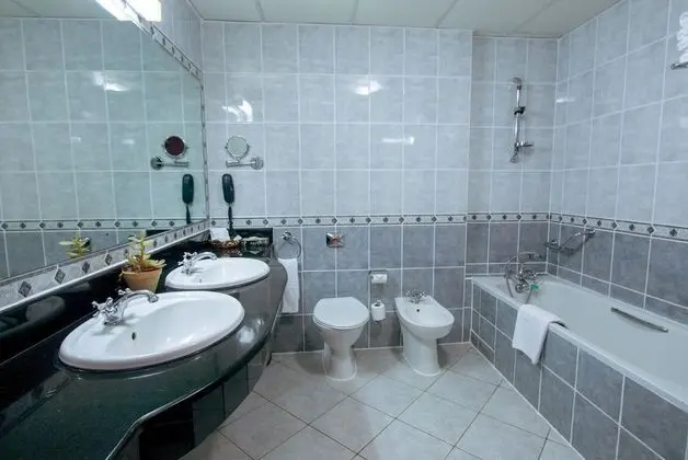 Superior Tek Büyük veya İki Ayrı Yataklı Oda