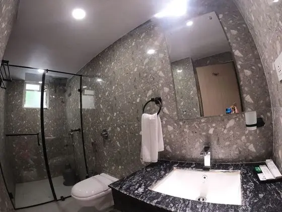 Premium Tek Büyük Yataklı Oda