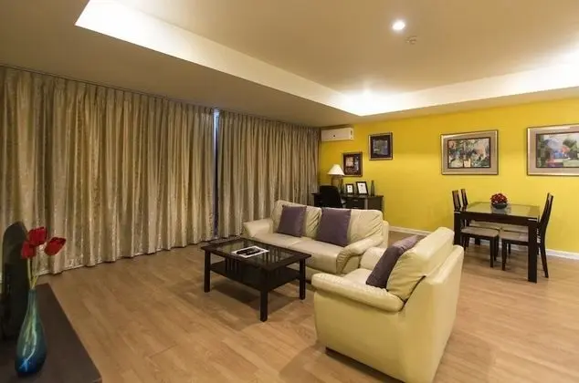 Deluxe Veranda Suite Room