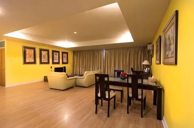 Deluxe Veranda Suite Room
