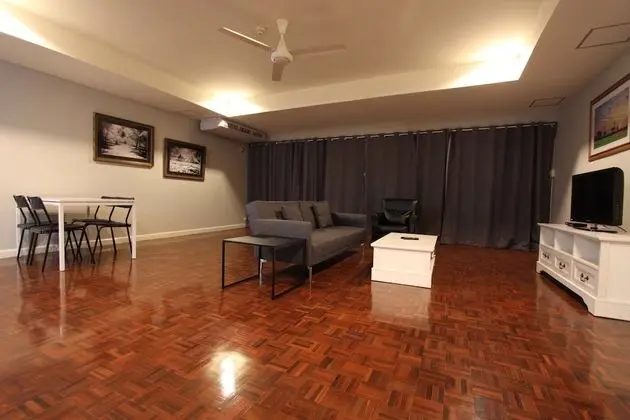 Deluxe Veranda Suite Room