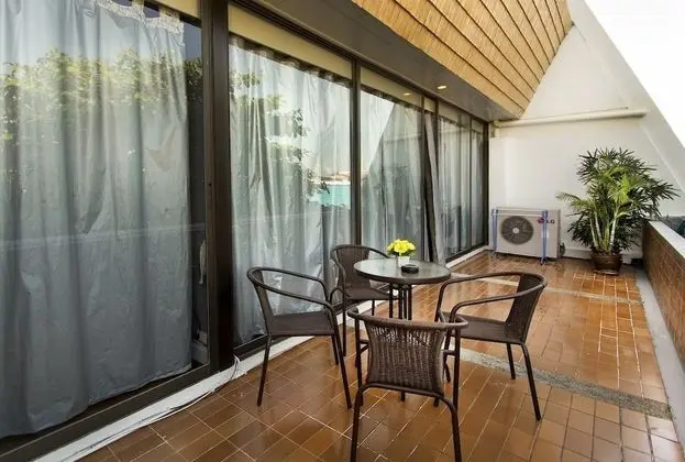 Veranda Suite Room