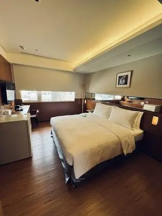 Deluxe Tek Büyük Yataklı Oda