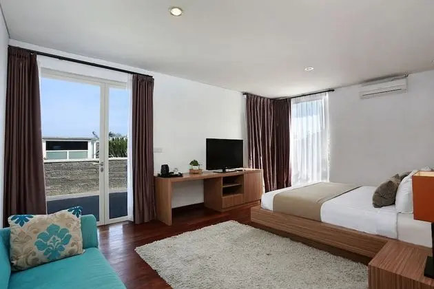 Deluxe Tek Büyük Yataklı Oda, 1 Yatak Odası, Havuz Manzaralı