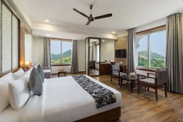 Grand Oda, 1 En Büyük (King) Boy Yatak, Sigara İçilmez, Dağ Manzaralı