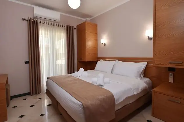 Tek Büyük Yataklı Oda, Balkon