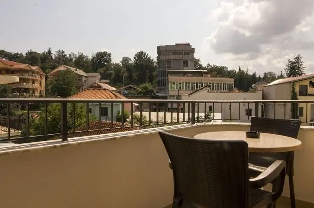 Tek Büyük Yataklı Oda, Balkon