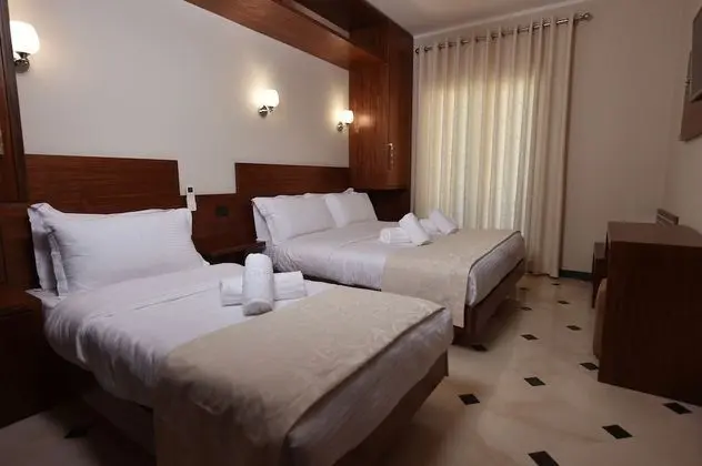 Üç Kişilik Oda, Balkon