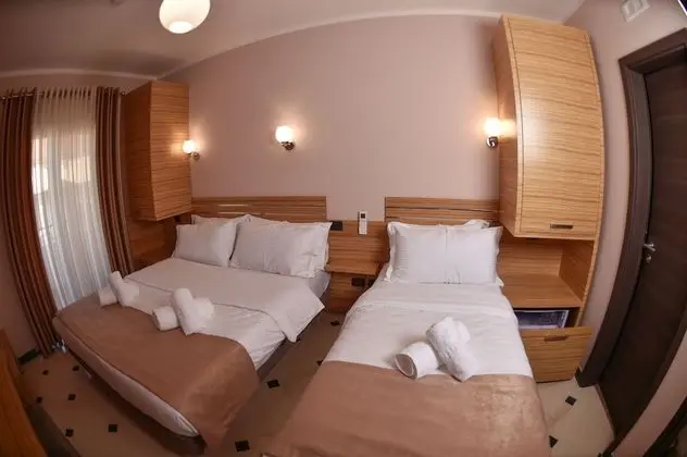 Üç Kişilik Oda, Balkon