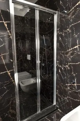 Üç Kişilik Oda, Balkon