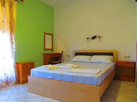 Stüdyo, Bahçe Manzaralı
