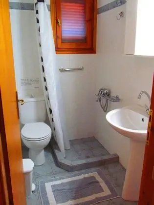 Stüdyo, Bahçe Manzaralı