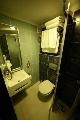 Classic Tek Büyük Yataklı Oda