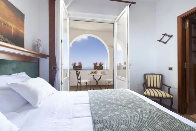 Tek Büyük Yataklı Oda, Balkon, Deniz Manzaralı
